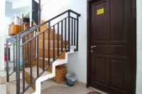 Kabin Kapsul Kayu Jati V Jakarta - Male Only