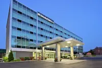 DoubleTree by Hilton Hotel Newark