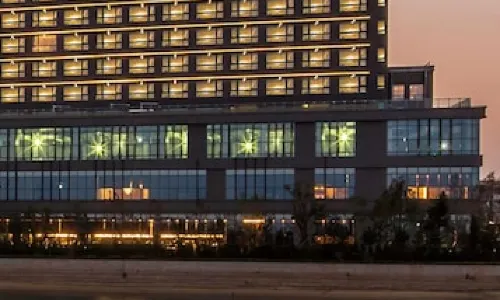 Golden Lake Hotel