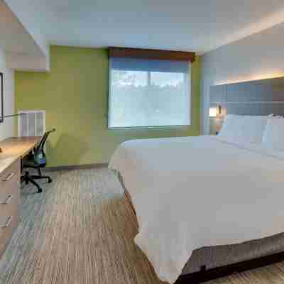 Holiday Inn Express & Suites Dawsonville Rooms