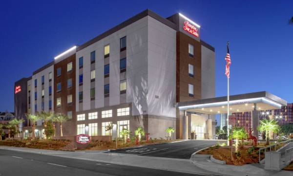 Hampton Inn & Suites Irvine/Orange County Airport