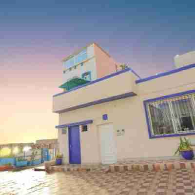Blue Rina Hostel Hotel Exterior