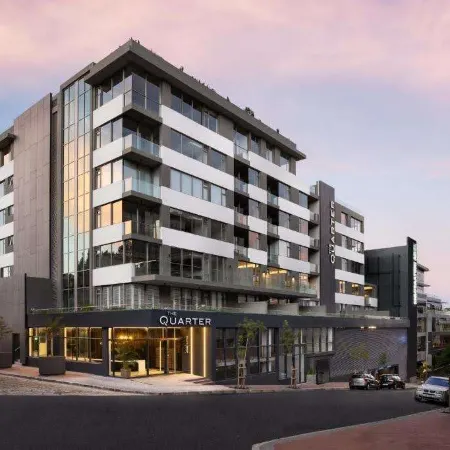 Home Suite Hotels Rosebank Отели рядом с достопримечательностью «Торговый центр Killarney»