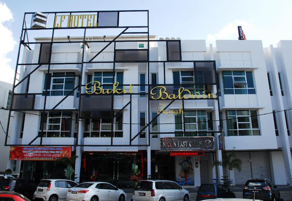 LF Hotel Tapah - Housity