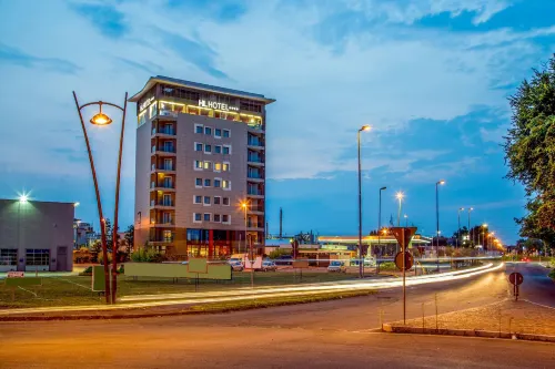 Phi Hotel Milano Hotels in Pero