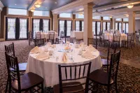 Niagara Crossing Hotel and Spa