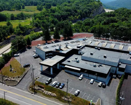 ฮอลิเดย์ อินน์ สแครนตัน อีสต์ - ดันมอร์ บาย IHG โรงแรมในDunmore