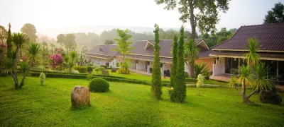 Waranya Resort Hotels near D-DAY GARDEN