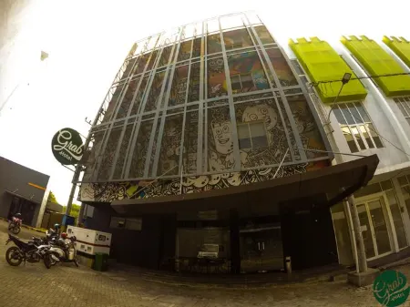 GRAB HOTEL GRESIK Отели в г. Gresik