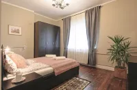 3 Bdr - Top Center Artistic Apartment - 115 m2