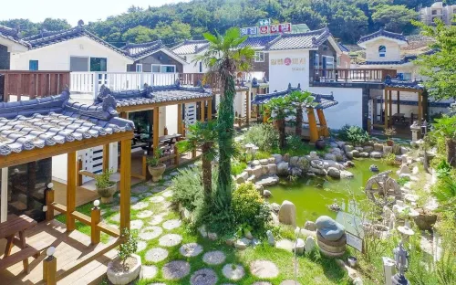 Namhae Alpenok Beach Pension - 4-Star