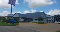 Motel 6 Alvin, TX