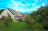 Aux Logis de la Solre Hotels in Sains-du-Nord