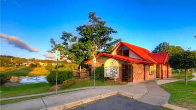 The Vines Motel & Cottages