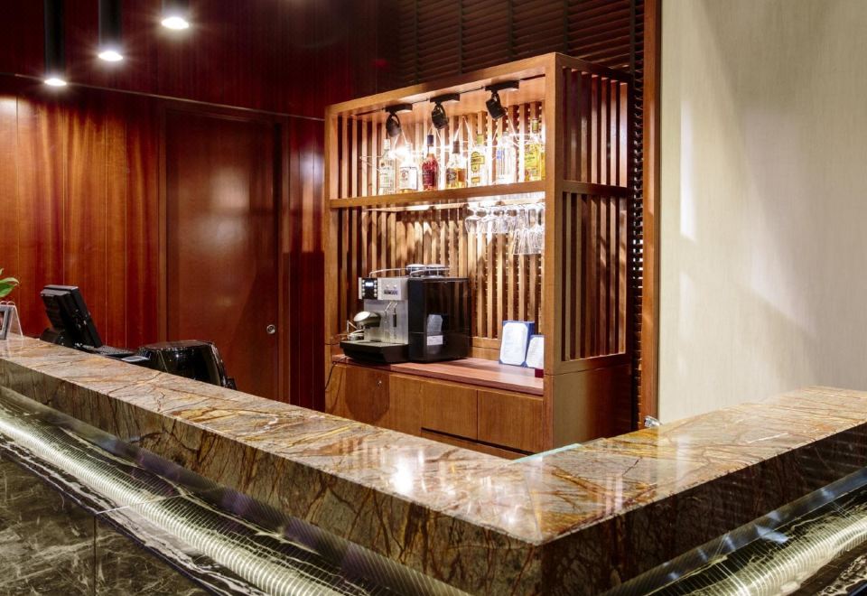 Aqueen Hotel Paya Lebar
