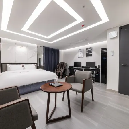 TheOne Hotel