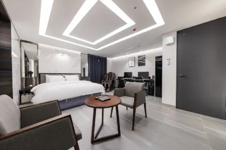 TheOne Hotel