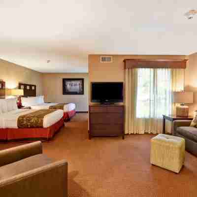 GrandStay Hotel & Suites la Crosse Rooms