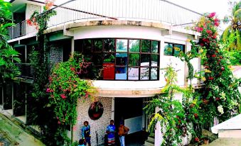 Dhigurah Cottage