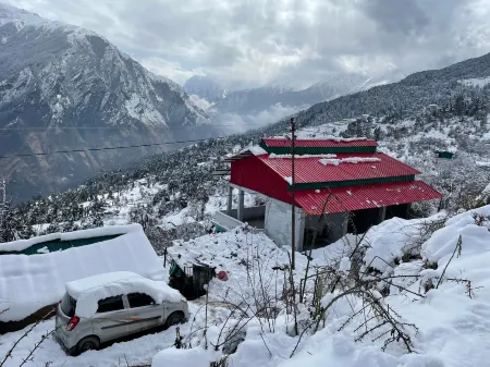 Snow Mount Hotel Auli