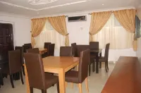 Ben Auto Hotel - พร้อมอาหารเช้า