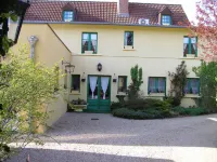 Logis Auberge À la Tête de Lard Hotels in Salbris