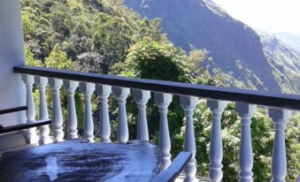 Misty Hills Ella Resort