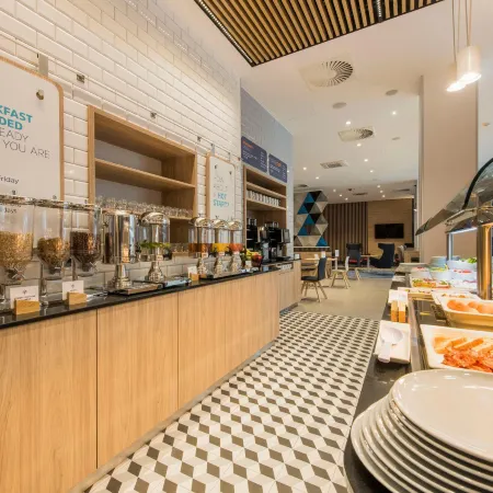 Holiday Inn Express WARSAW - MOKOTOW by IHG Отели рядом с достопримечательностью «Влохи»