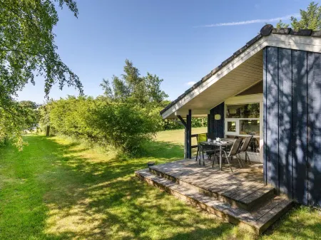 "Alwin" - 2.5km from the Sea