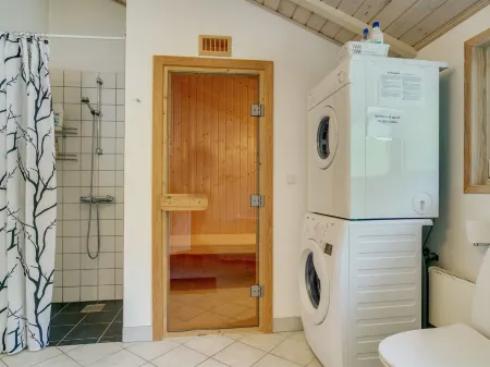 "Thomasine" - 1.5km from the Sea