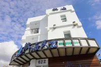 屏東航海民宿 船帆石沙灘附近的飯店