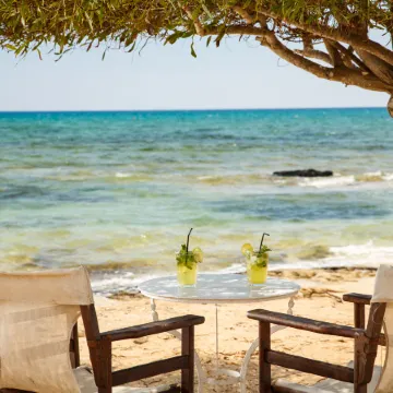 Sanders Elgio - Cute 2-Bdr Apt with Balcony