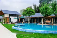 Taohuatan Zhen • Xiangshang | Taoke Jihua • Qinzi Yongchi | resort hotel (Taiping Lake scenic spot) - Private Pools