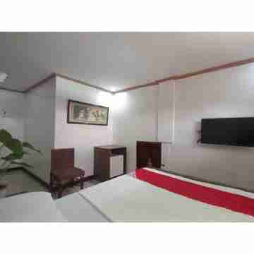 OYO 933 the New de Loro Inn Rooms