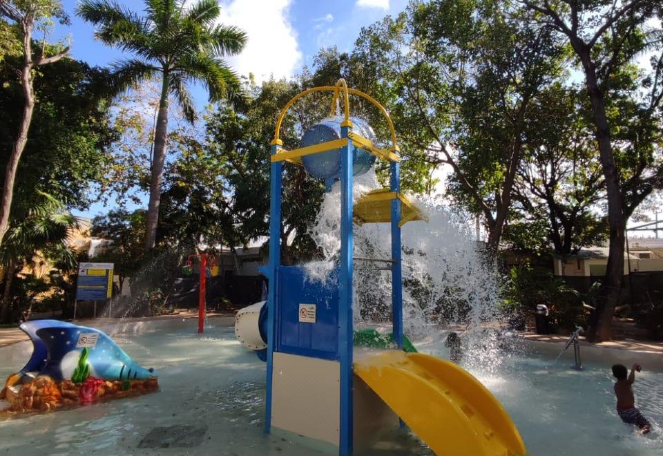 Hotel Plaza Caribe CancunOver view