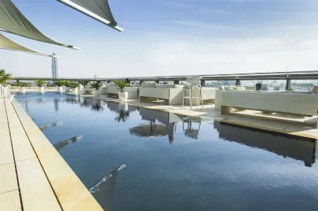 The Creekside Hotel, Dubai - an Accor Hotel Отели рядом с достопримечательностью «Дом шейха Саид Аль Мактум»