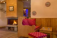 Chalet-Hôtel le Beausoleil, the Originals Relais Hotels in Villargondran