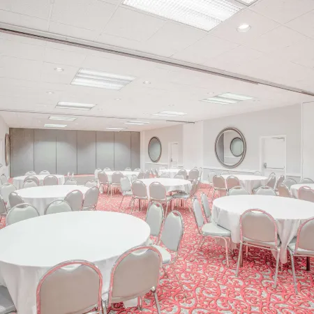 Ramada by Wyndham Barstow