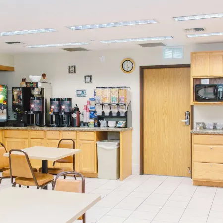 Lavissh Inn and Suites