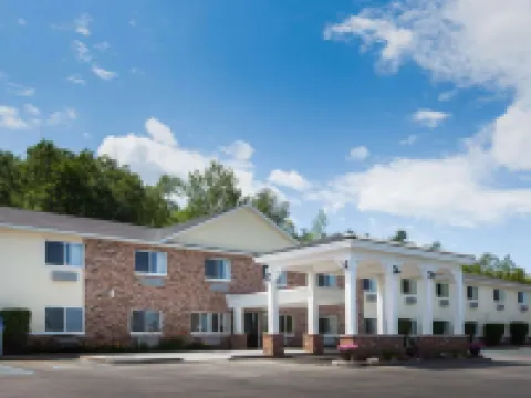 AmericInn by Wyndham Petoskey Hotels in Petoskey