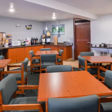 Travelodge Suites by Wyndham Newberg