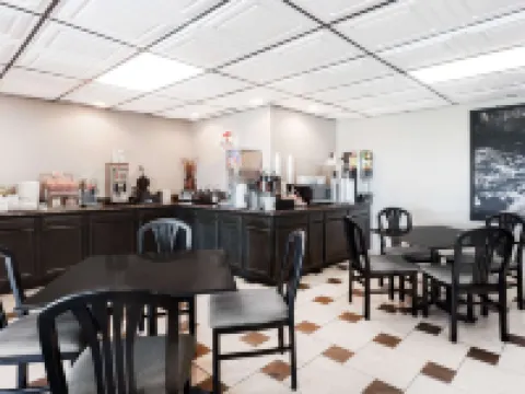 Super 8 by Wyndham Monteagle TN モンティーグルのホテル