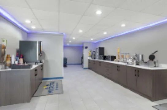 Microtel Inn & Suites by Wyndham Manchester