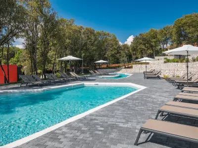 Luxury Bay Villa with Private Hot Tub
