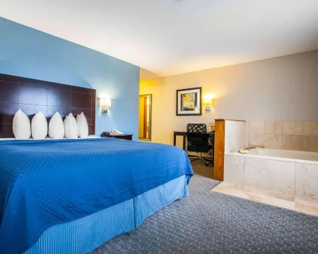 Quality Inn & Suites Ankeny-Des Moines