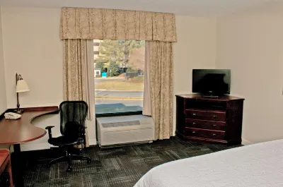 Hampton Inn & Suites Norfolk-Airport Отели в г. Норфолк
