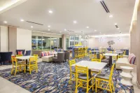 La Quinta Inn & Suites by Wyndham Dallas Duncanville Hotels in Duncanville