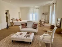 600 M² Family House with Swimming Pool & Park