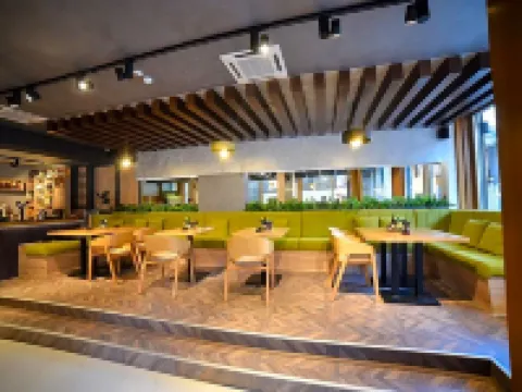 中央旅館 茲拉蒂博爾酒店