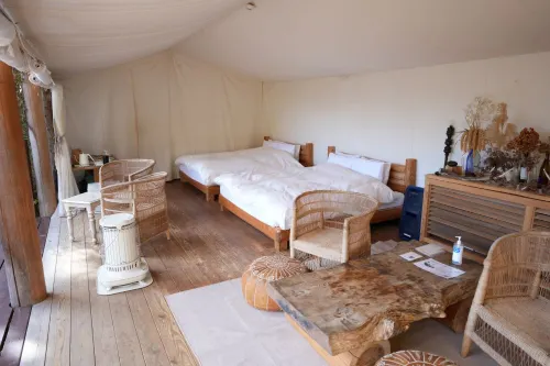 Woodland Bothy Hotels in Akiruno